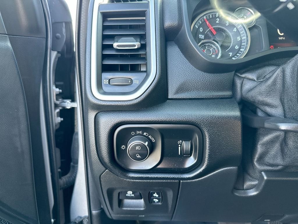 2022 RAM 1500 Big Horn Quad Cab 4x2 6'4" Box