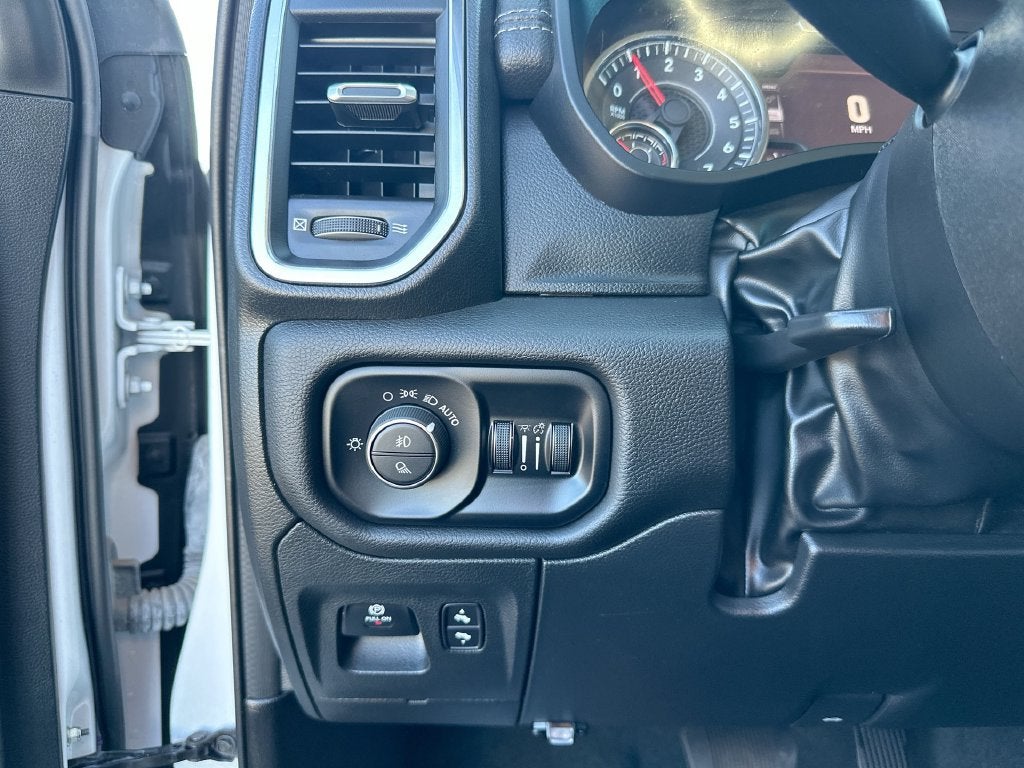 2024 RAM 1500 Laramie Crew Cab 4x4 5'7" Box