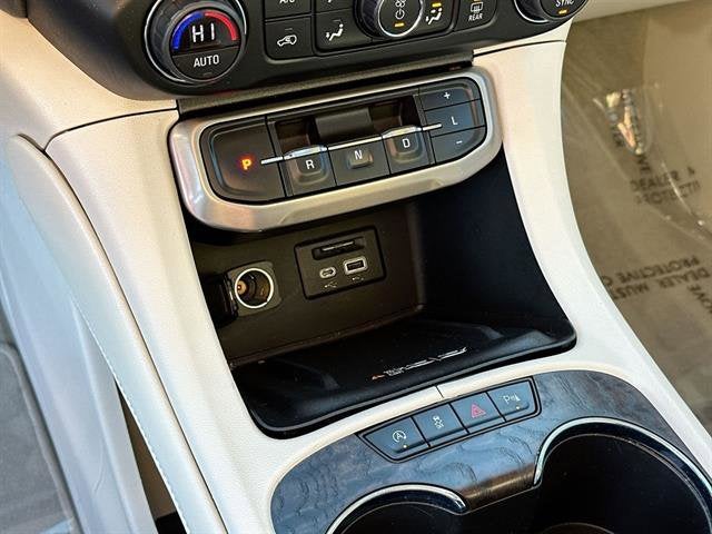 2022 GMC Acadia Denali