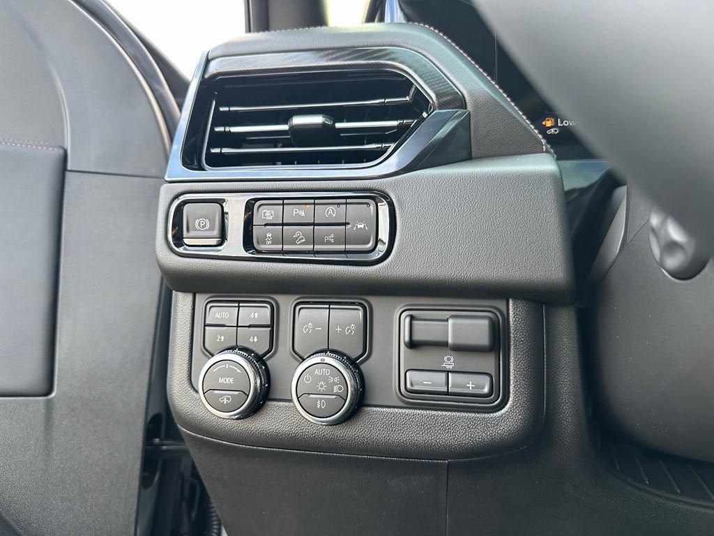 2026 GMC Yukon AT4 - Photo 10