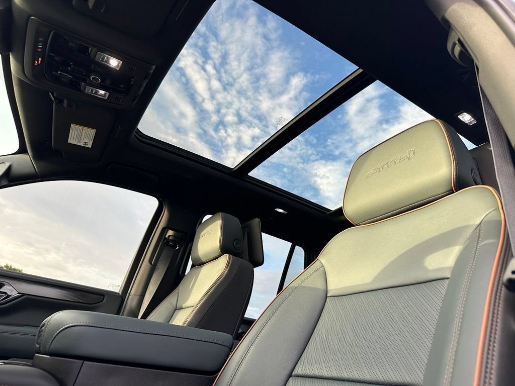 2026 GMC Yukon AT4 - Photo 7