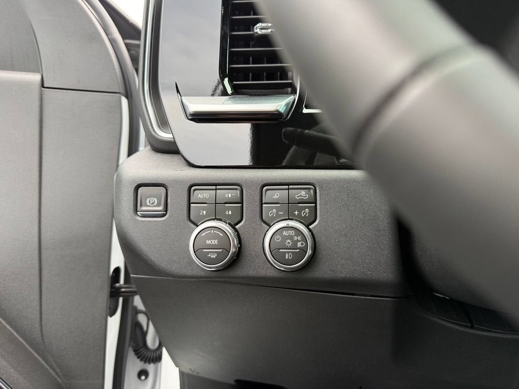2026 GMC Sierra 1500 SLT - Photo 14