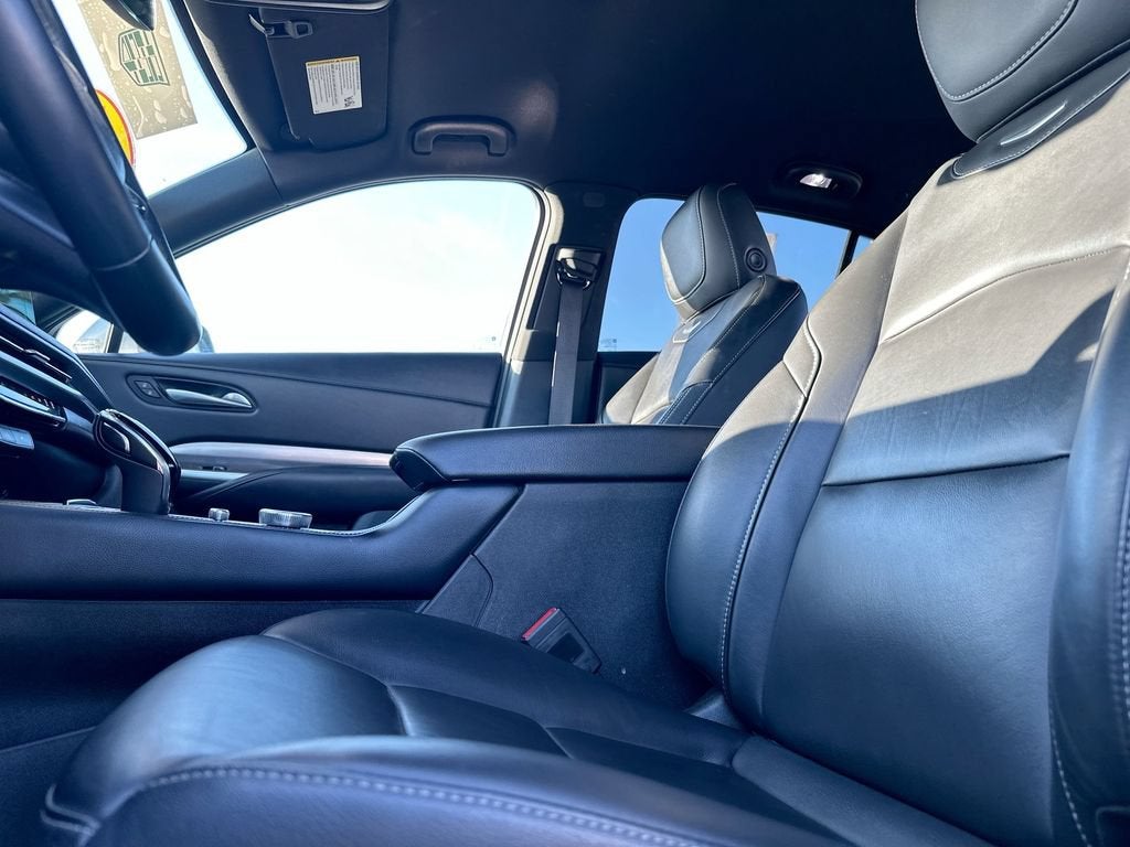 2025 Cadillac XT4 Premium Luxury