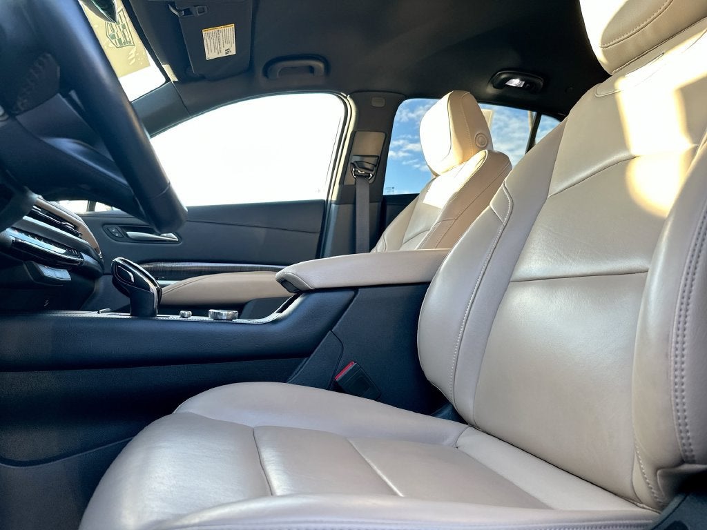 2025 Cadillac XT4 Premium Luxury
