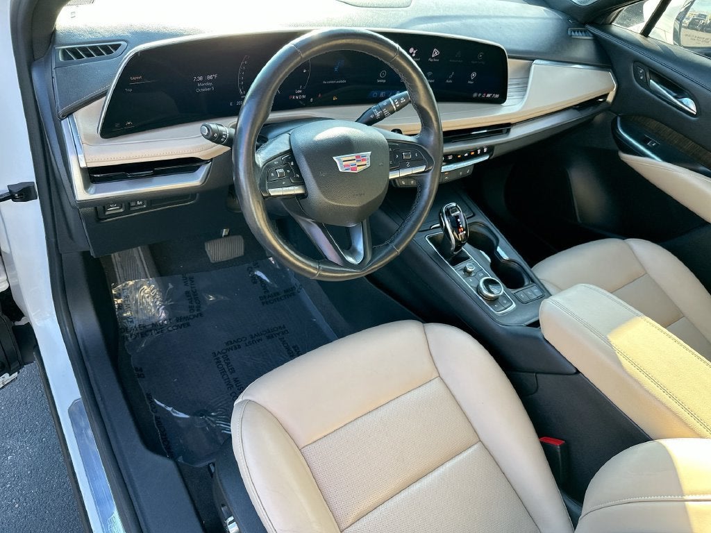 2024 Cadillac XT4 Premium Luxury