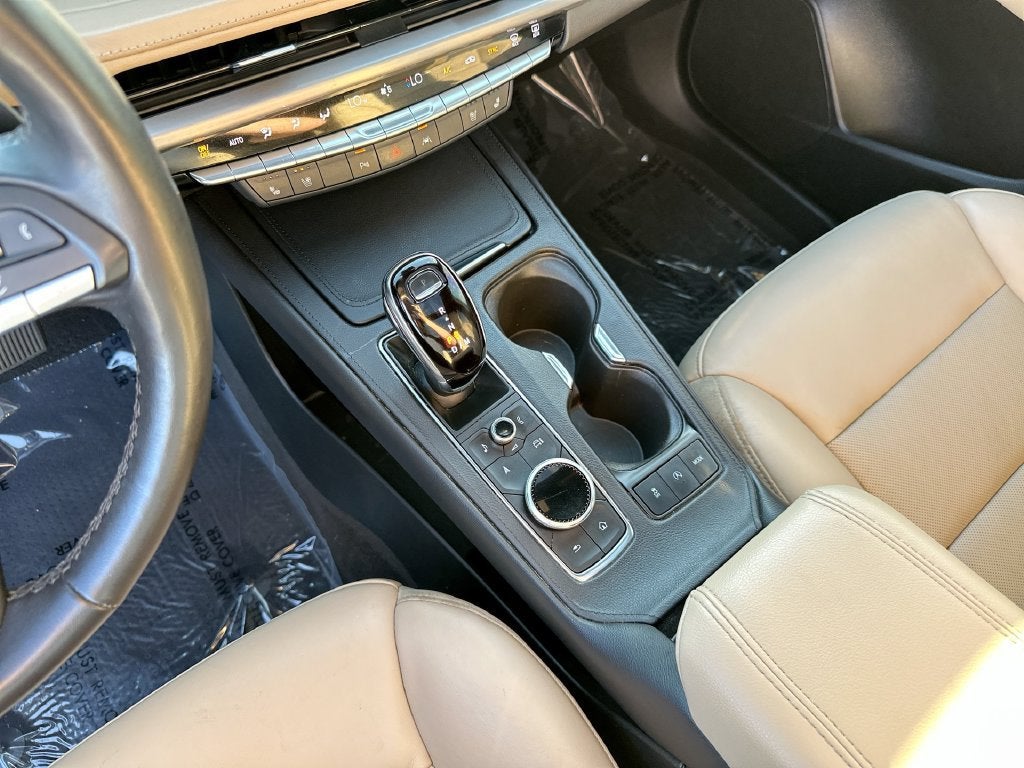 2024 Cadillac XT4 Premium Luxury
