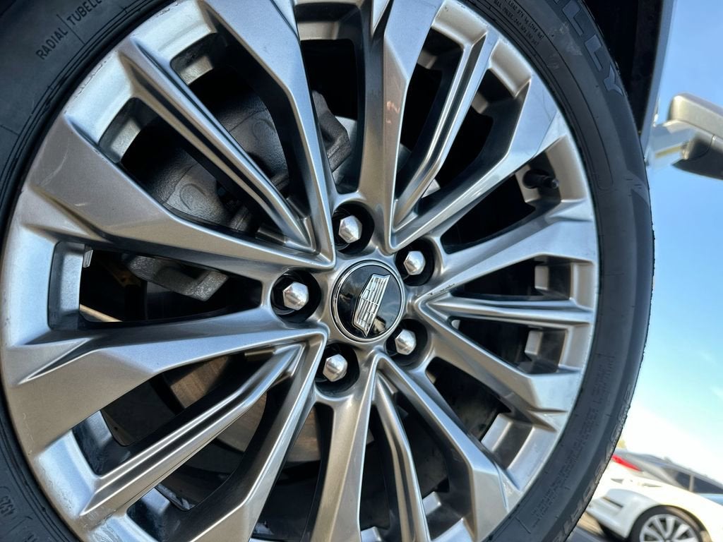 2025 Cadillac XT4 Premium Luxury