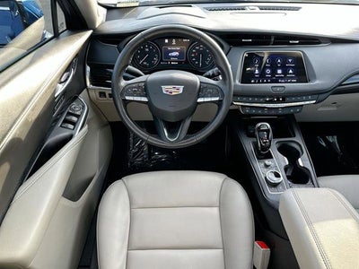 2023 Cadillac XT4 Premium Luxury