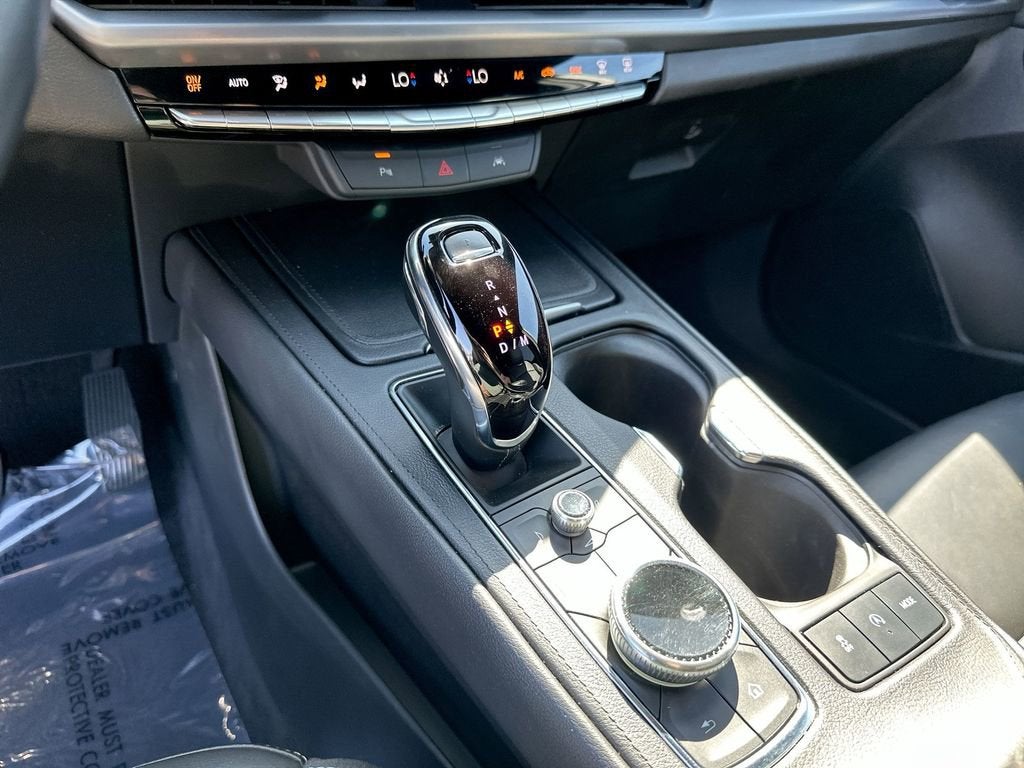 2024 Cadillac XT4 Premium Luxury