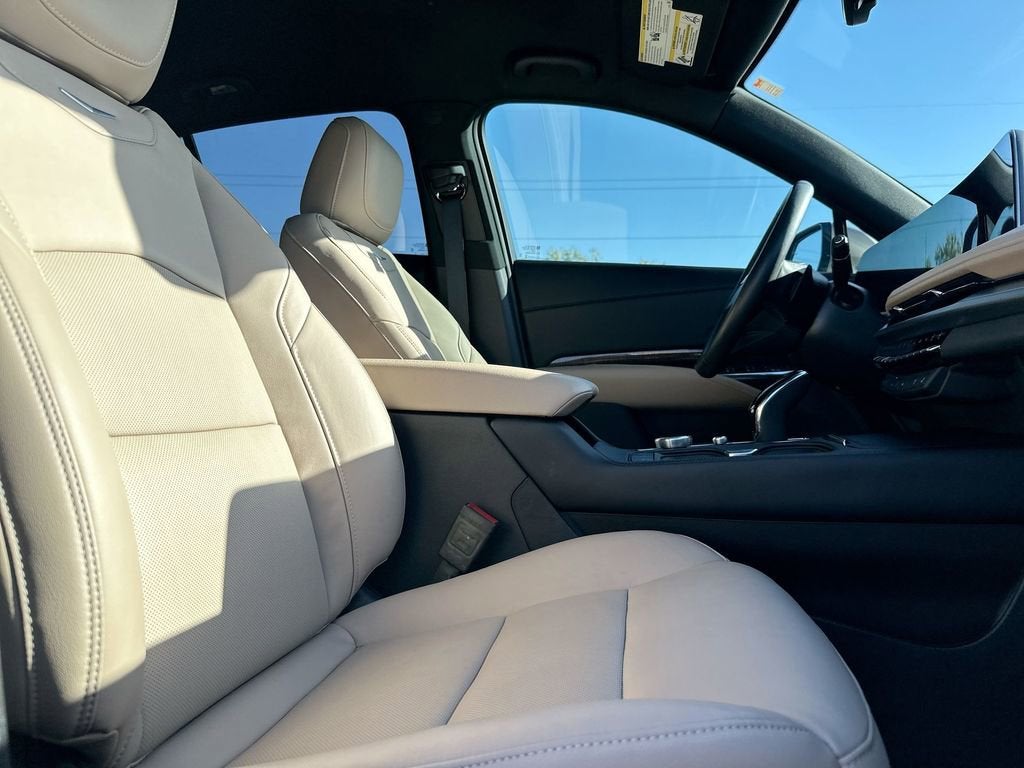 2024 Cadillac XT4 Premium Luxury
