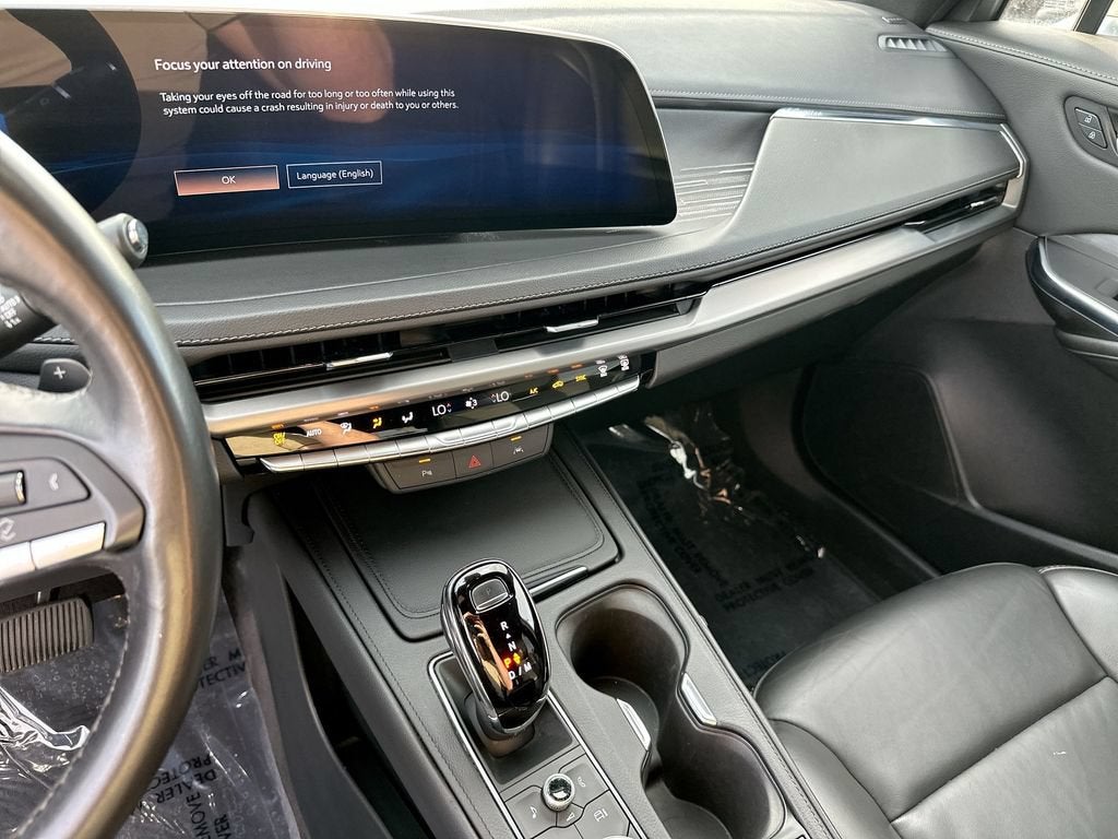 2024 Cadillac XT4 Premium Luxury