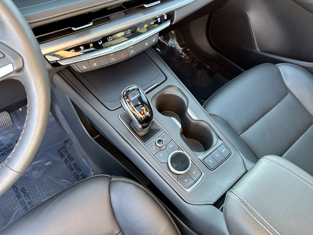 2024 Cadillac XT4 Premium Luxury