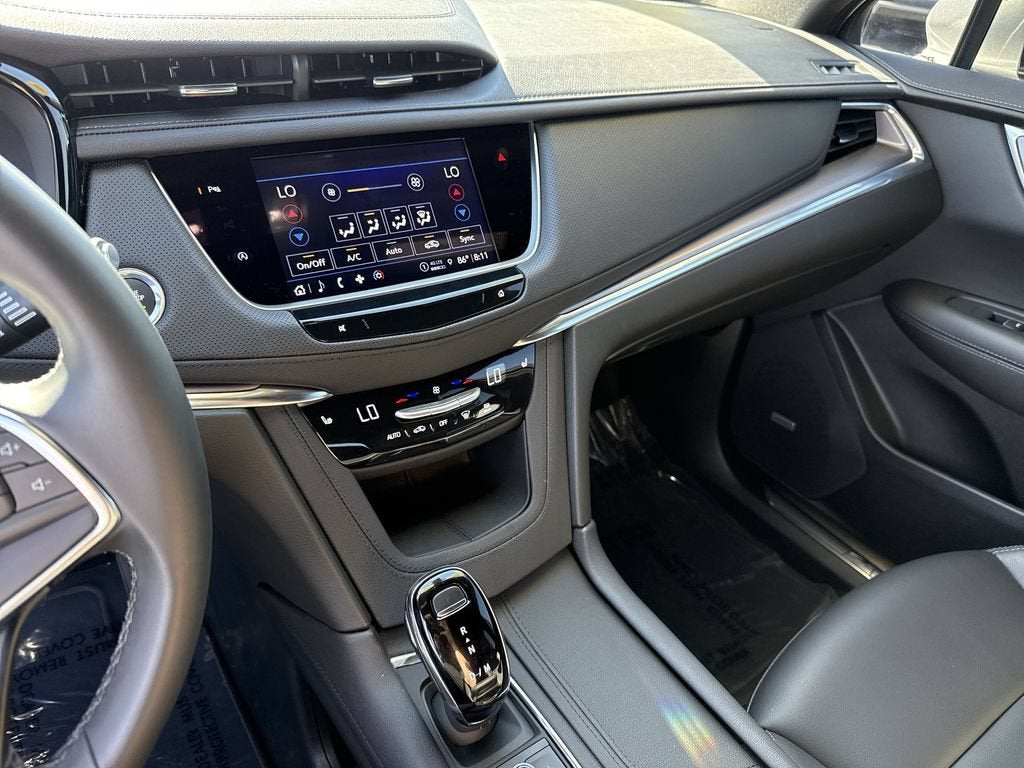 2026 Cadillac XT5 Luxury