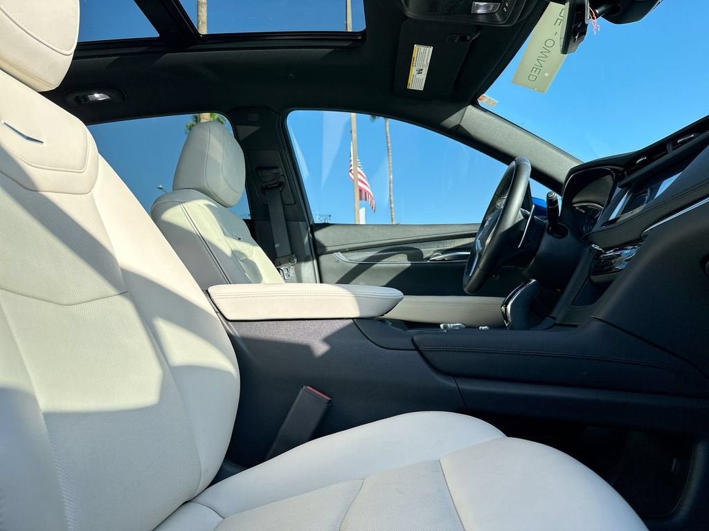 2023 Cadillac XT5 AWD Sport