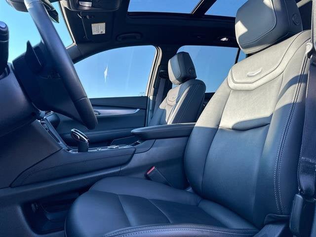 2025 Cadillac XT6 Luxury