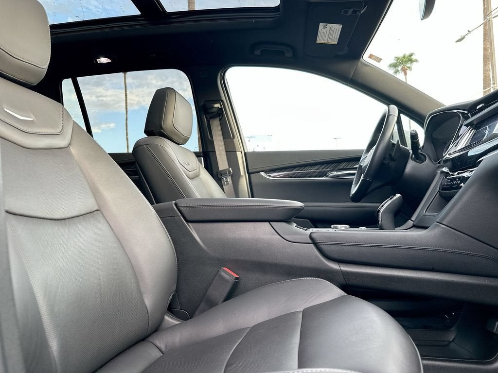 2025 Cadillac XT6 Premium Luxury