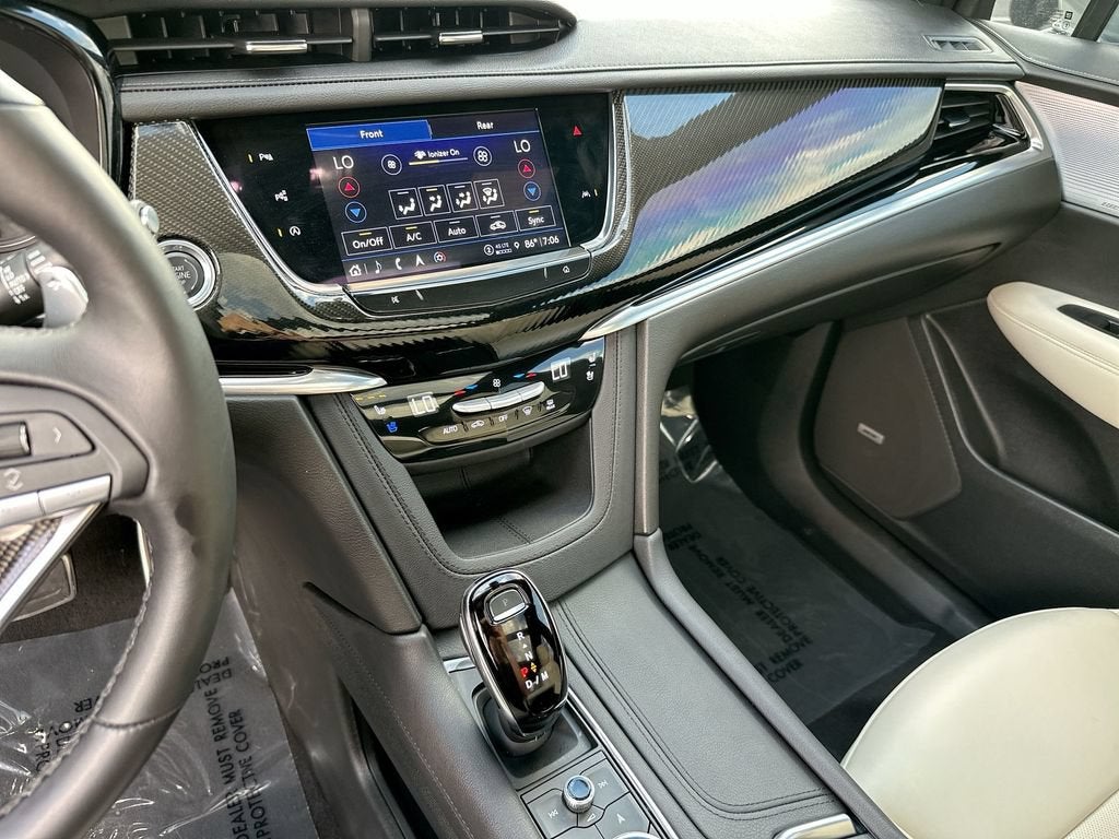 2025 Cadillac XT6 Sport