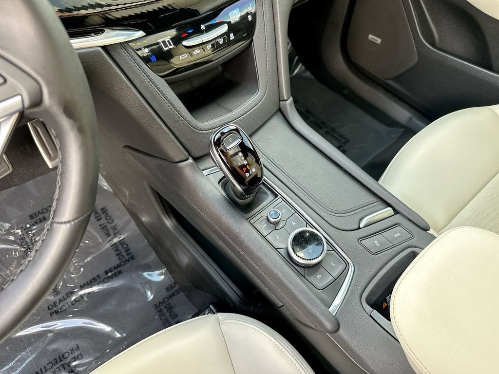 2025 Cadillac XT6 Sport