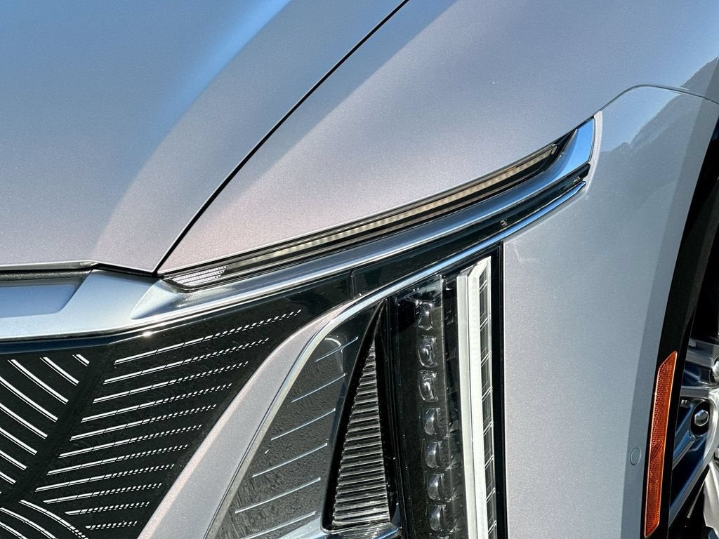 2024 Cadillac LYRIQ Luxury 2