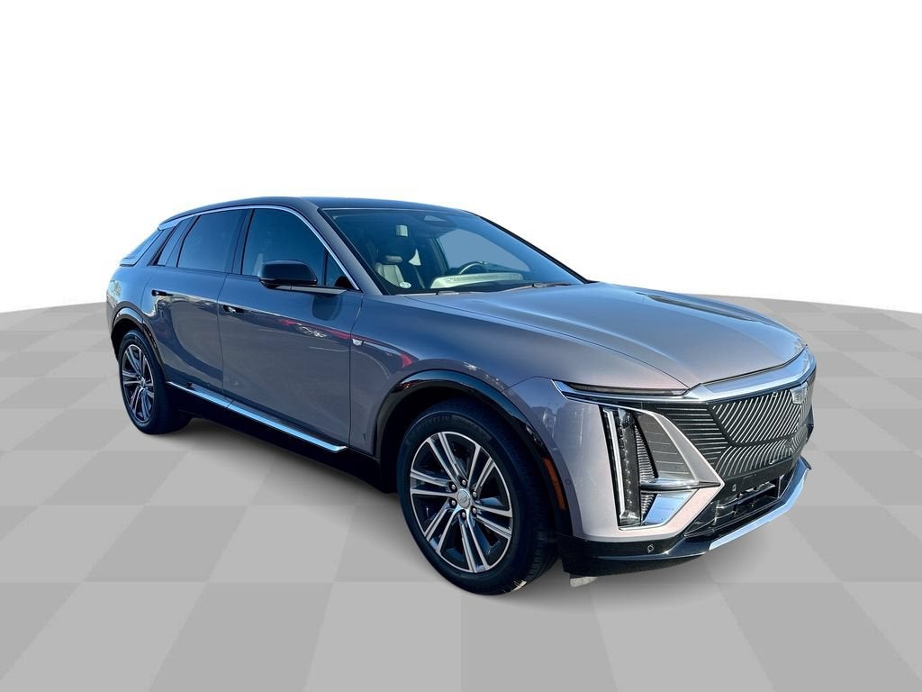 2024 Cadillac LYRIQ Luxury 2