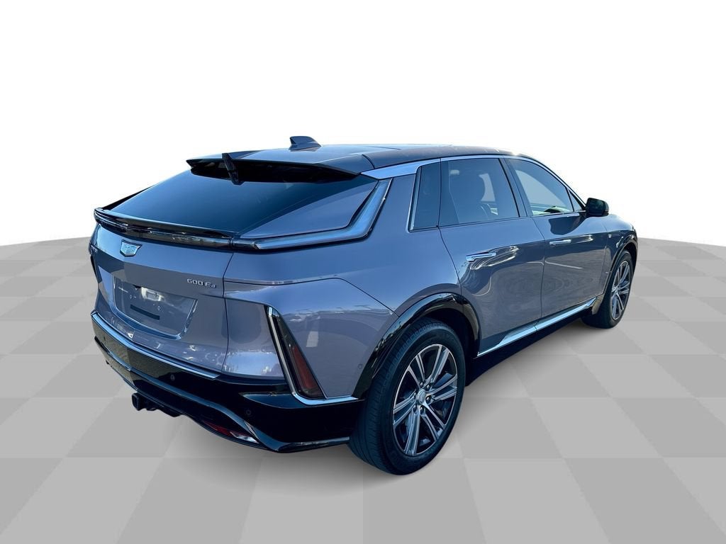 2024 Cadillac LYRIQ Luxury 2