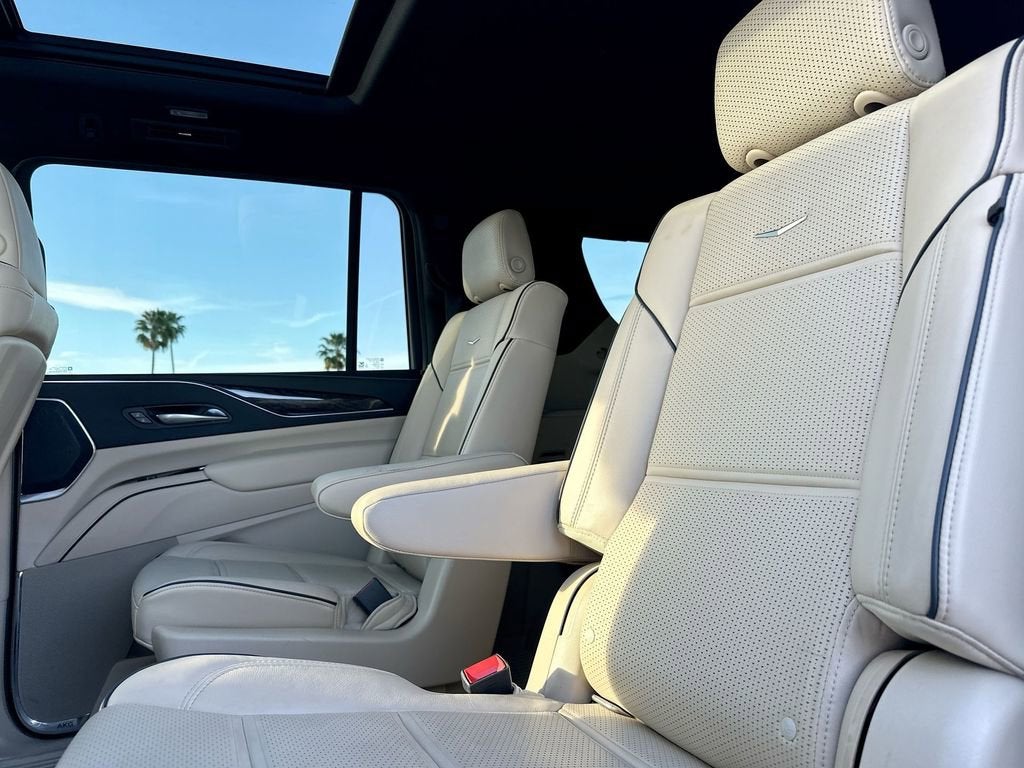 2022 Cadillac Escalade ESV Premium Luxury
