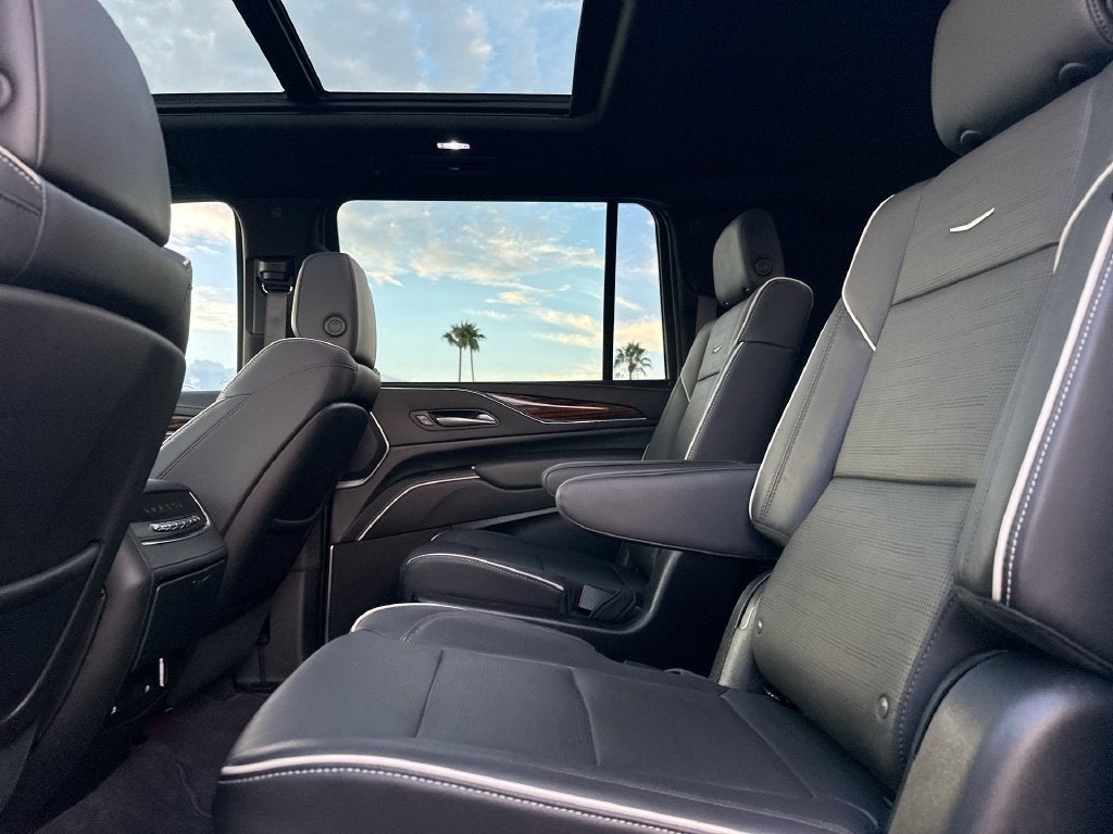 2023 Cadillac Escalade ESV 4WD Premium Luxury