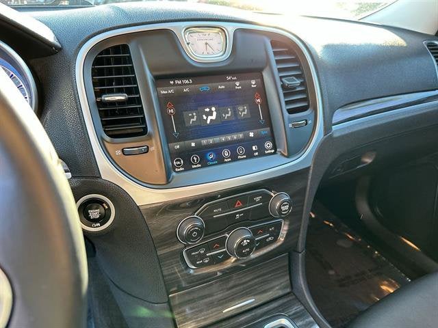 2018 Chrysler 300 Touring