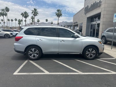 2017 Nissan Pathfinder SV