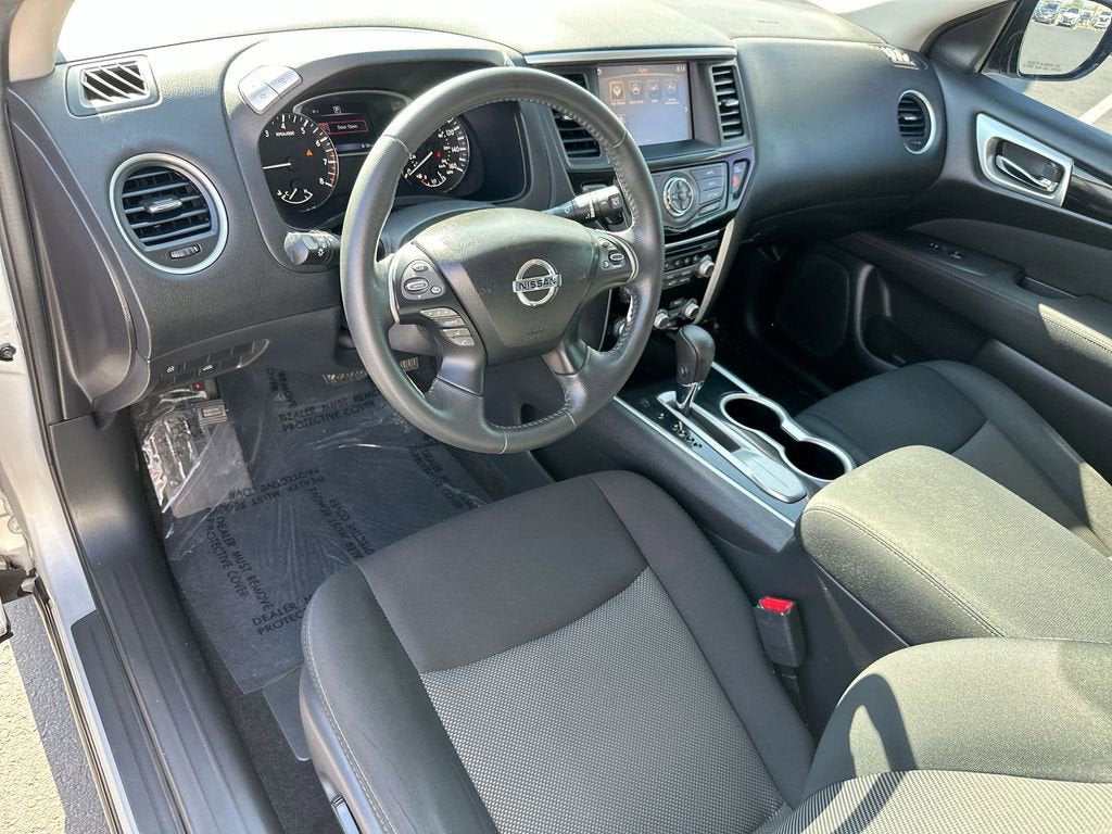 2017 Nissan Pathfinder SV