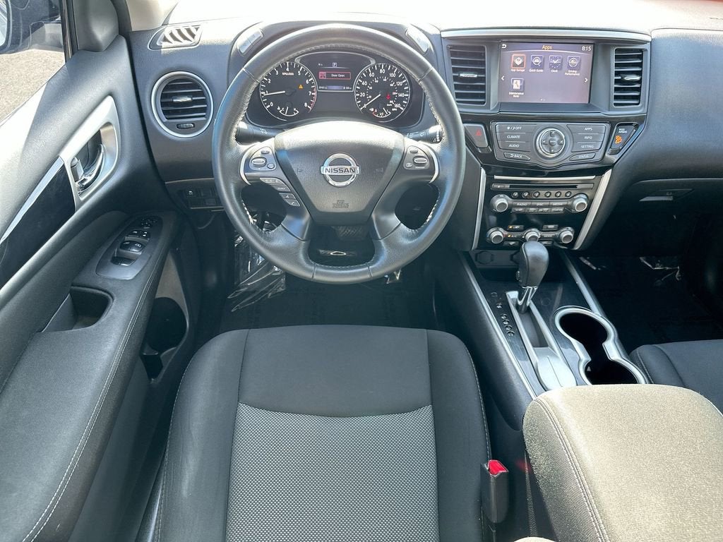 2017 Nissan Pathfinder SV