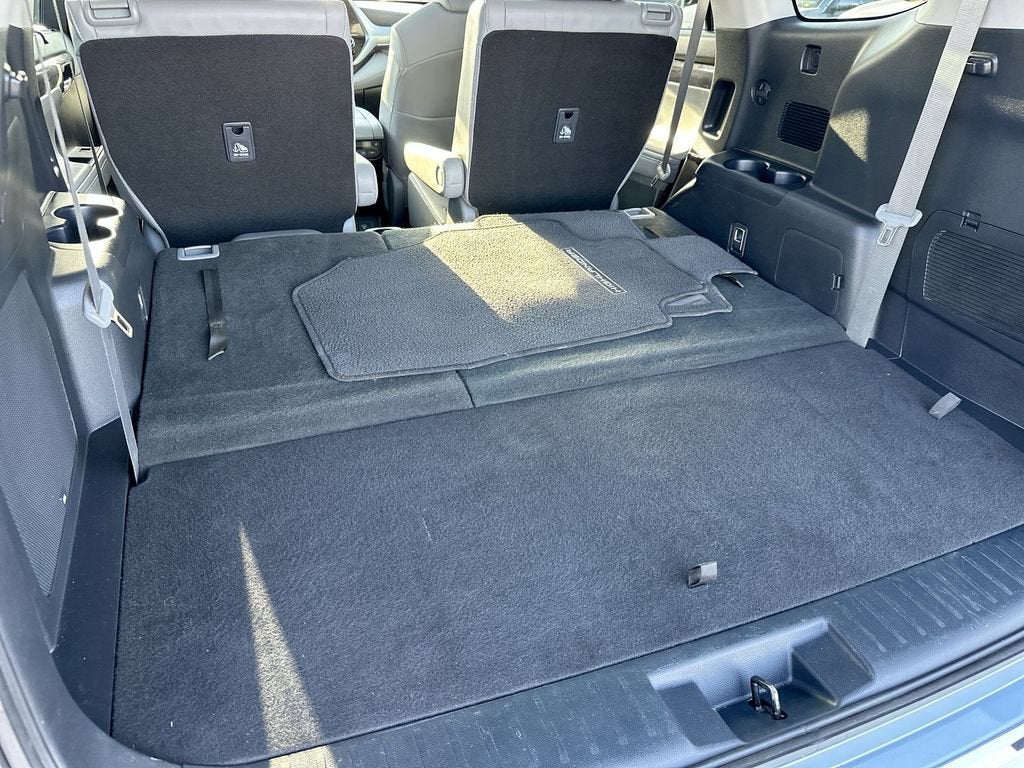 2021 Toyota Highlander Hybrid Platinum