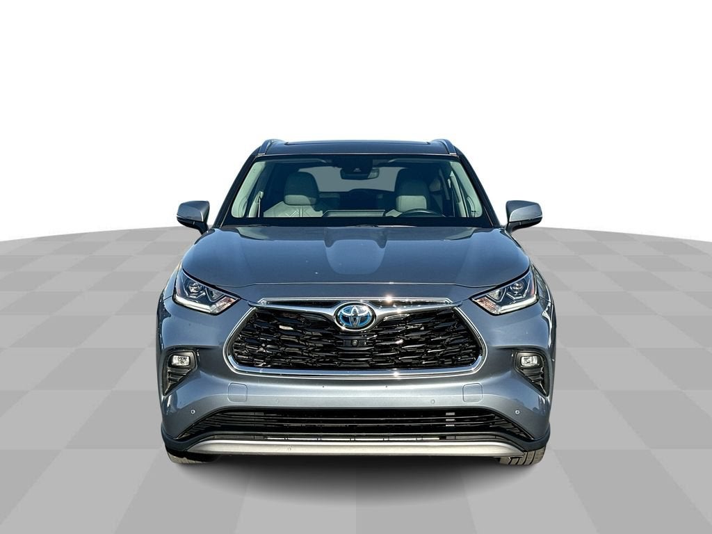 2021 Toyota Highlander Hybrid Platinum