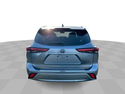 2021 Toyota Highlander Hybrid Platinum