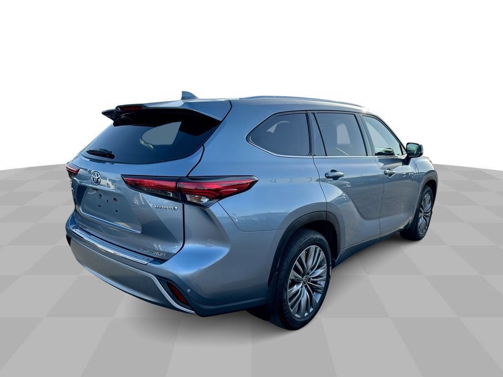 2021 Toyota Highlander Hybrid Platinum
