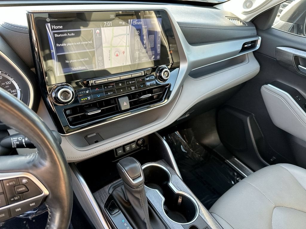 2021 Toyota Highlander Hybrid Platinum