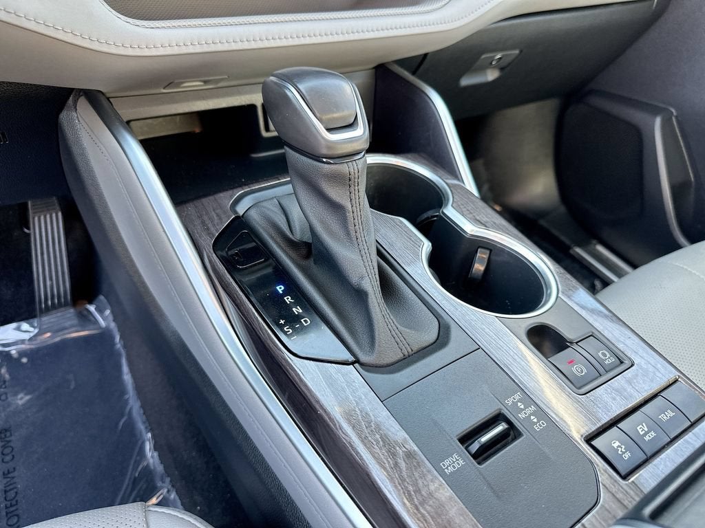 2021 Toyota Highlander Hybrid Platinum