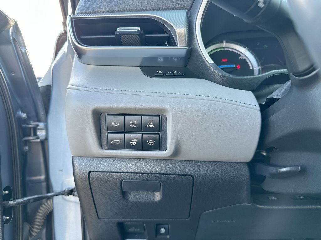 2021 Toyota Highlander Hybrid Platinum