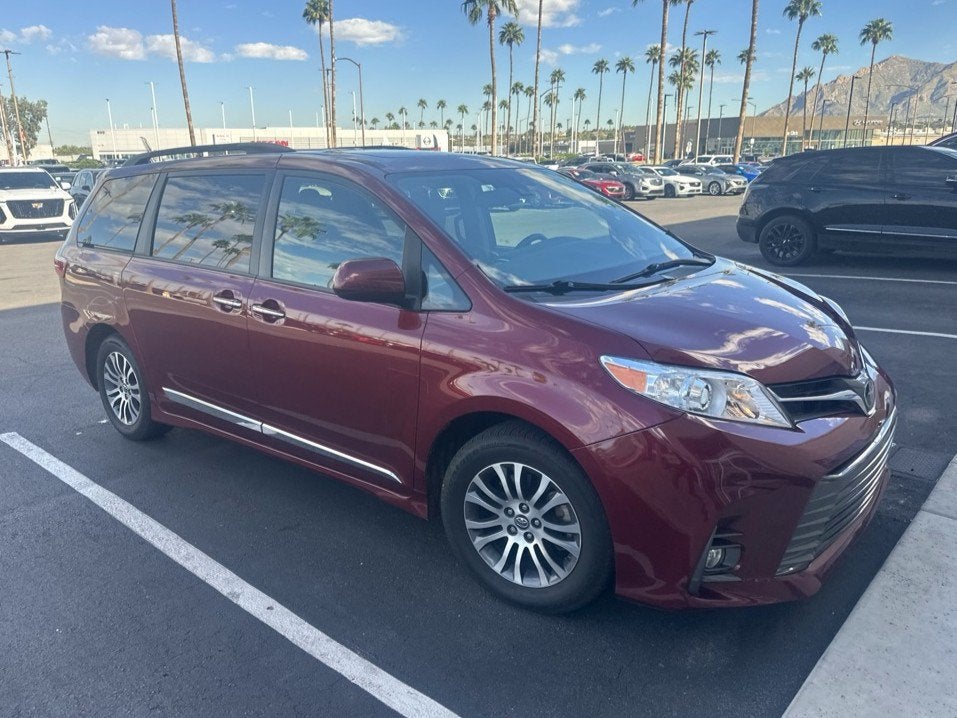2018 Toyota Sienna XLE Auto Access Seat