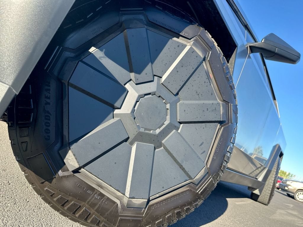 2025 Tesla Cybertruck All-Wheel Drive