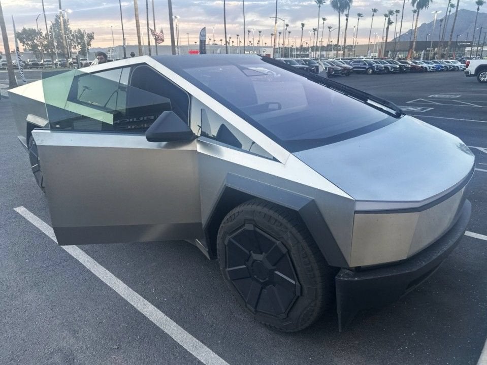 2025 Tesla Cybertruck All-Wheel Drive