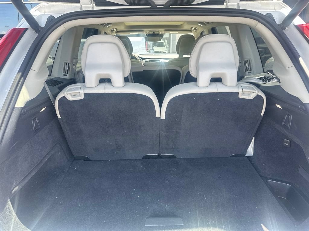 2021 Volvo XC90 T5 Momentum 7 Passenger