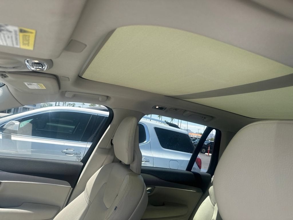 2021 Volvo XC90 T5 Momentum 7 Passenger