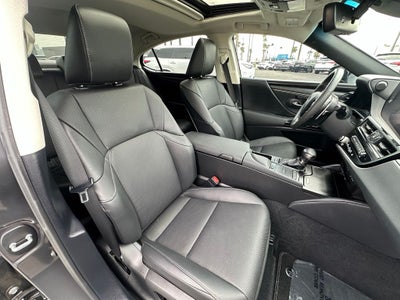 2022 Lexus ES 300h