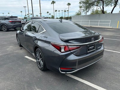 2022 Lexus ES 300h