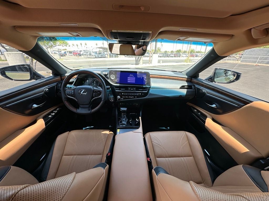 2025 Lexus ES 300h Luxury