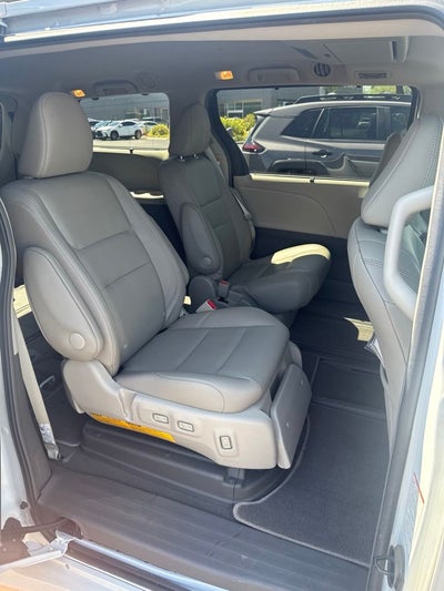 2019 Toyota Sienna XLE 7 Passenger with Auto-Access Seat