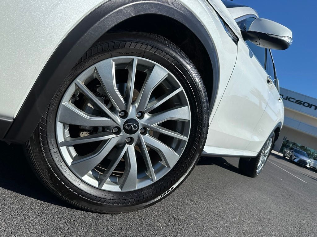 2023 INFINITI QX50 LUXE