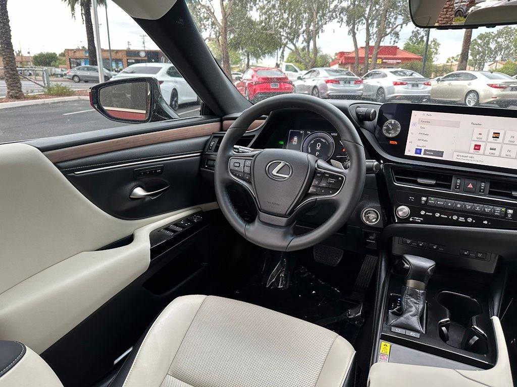 2023 Lexus ES 300h