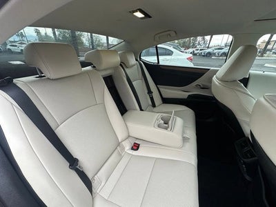 2023 Lexus ES 300h